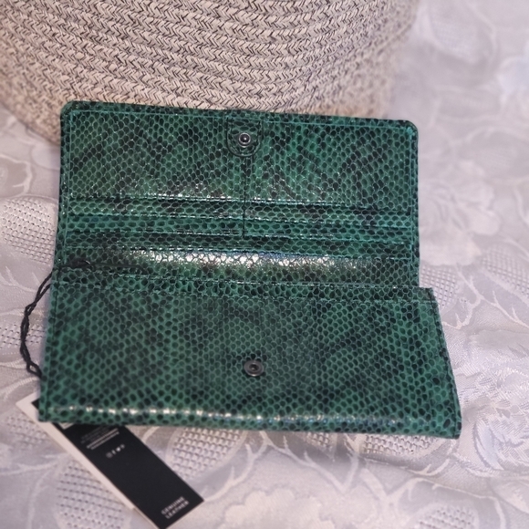 AIMEE KESTENBERG FOLD OVER SLIM WALLET IN EMERALD SNAKE NWT - Picture 8 of 8